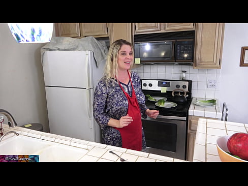 ❤️ A madrasta a ordenhá-lo na cozinha antes do seu encontro ❤️❌ Sexo vídeo em nós pt.pornsexer.ru